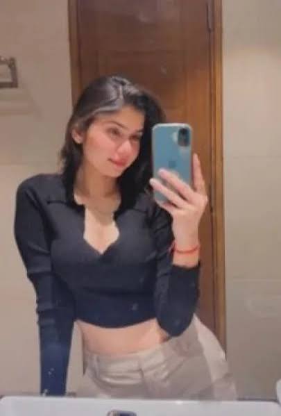 CALL GIRLS IN DELHI Dwarka Sector 4 ꧁❤[☎️+91 70421 VIP 104524 ❤꧂ ...