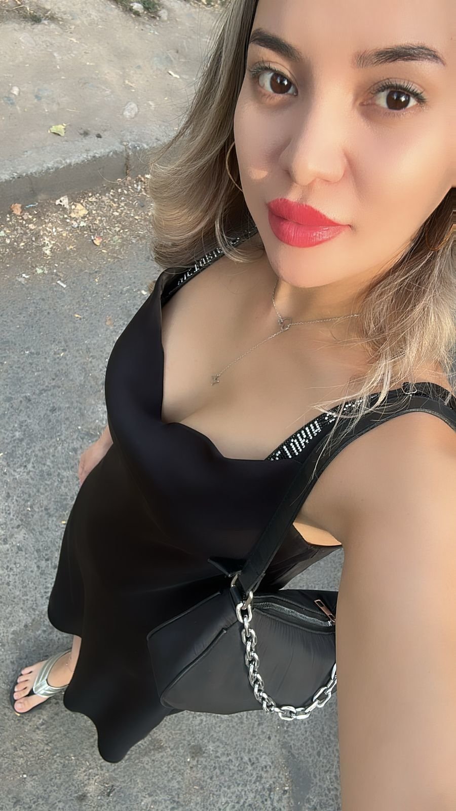 Call Girls In Kakrola꧁⎝💧8010726504 💧꧁⎠(Delhi) Escorts SeRVice in Delhi