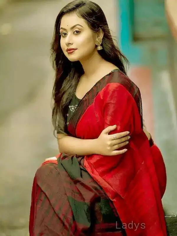 Call Girls In Noida Sector 76 Metro 8795839192