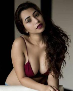 9220910337 Call Girls in Gurgaon Sector 34 Escorts