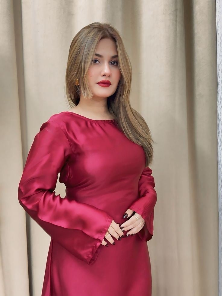 /꧁ℜeal≽realmeet सरबिश -Noida Sector 121 Call Girls 9315225090 ✡️  we are instant Service p