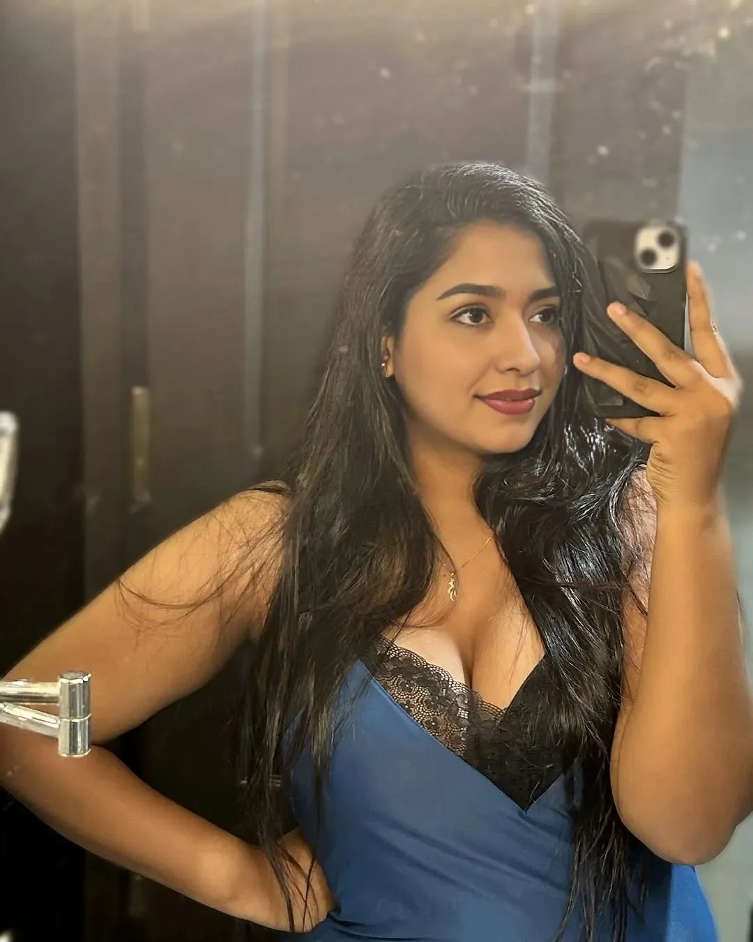 Call Girls in Dwarka 9220134599 Real Meeting Anytime